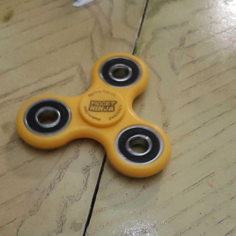 Yellow Fidget Spinner - Picture 3 of 4